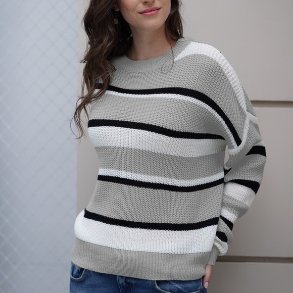 B2G1♦️🆕Gray Striped Pullover Sweater - Picture 7 of 7